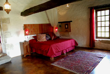 Wine press bedroom - king bed